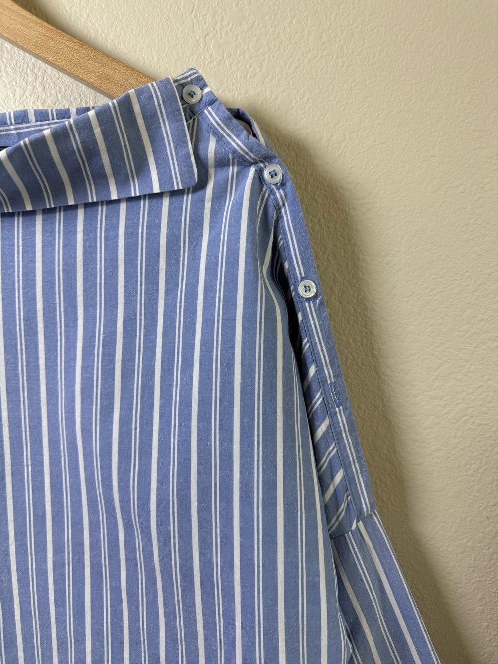 Gibson Asymmetrical Collar Blue White Stripe Top Cotton Blend Pullover Shirt LG - Picture 5 of 14